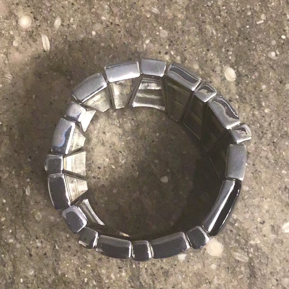 Bundle of 4 Chico’s stretch bracelets - Picture 7 of 8